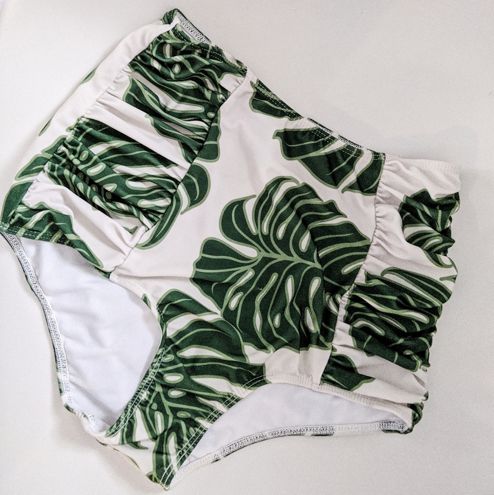 Kortni Jeane Leaf Print Bottoms